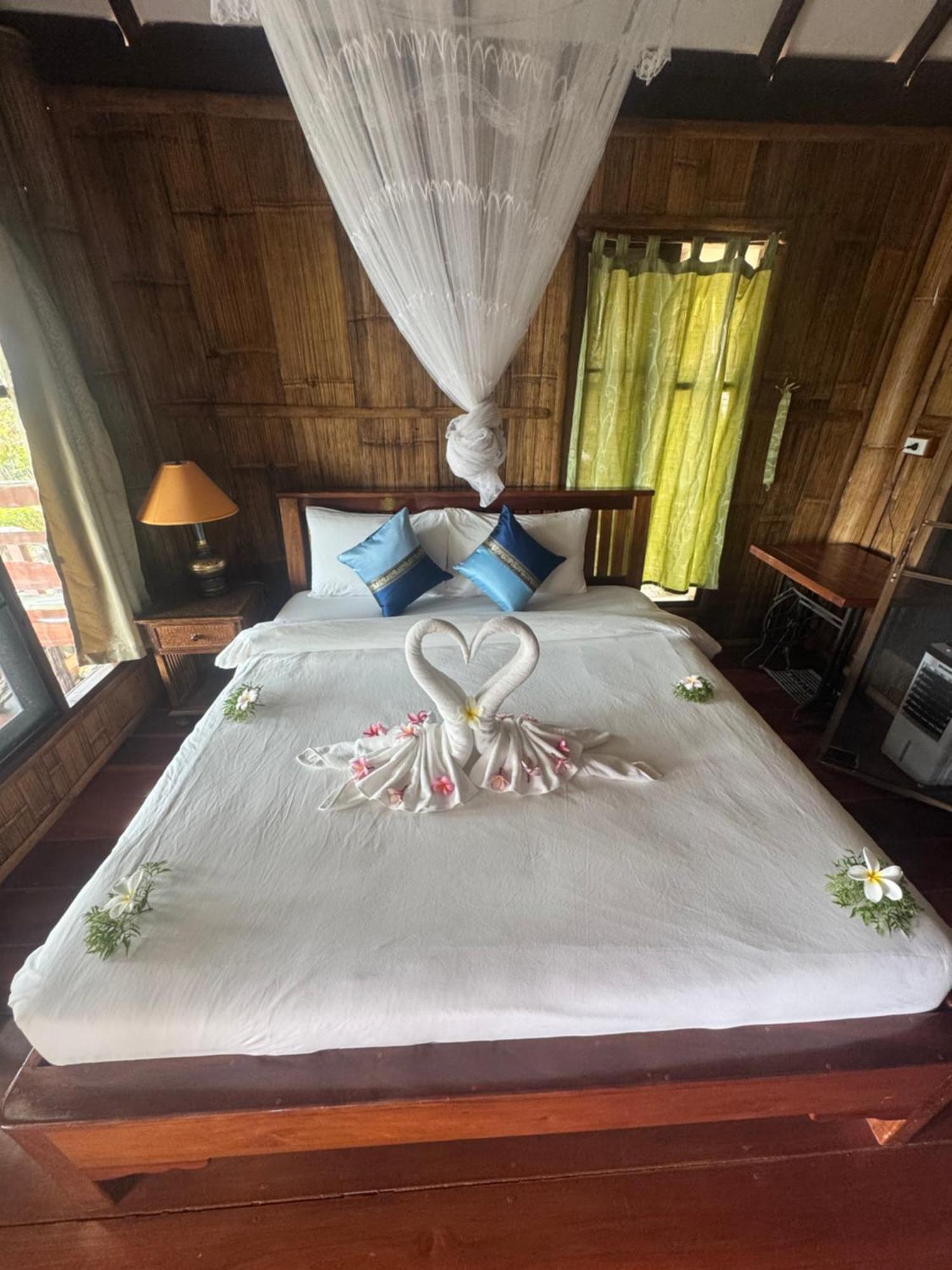 Hotel Drifters Anchor Ban Map Khangkhao Esterno foto